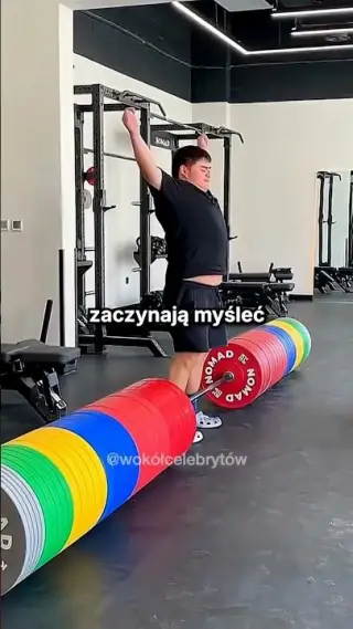 Кадр з матеріалу каналу WokółCelebrytów